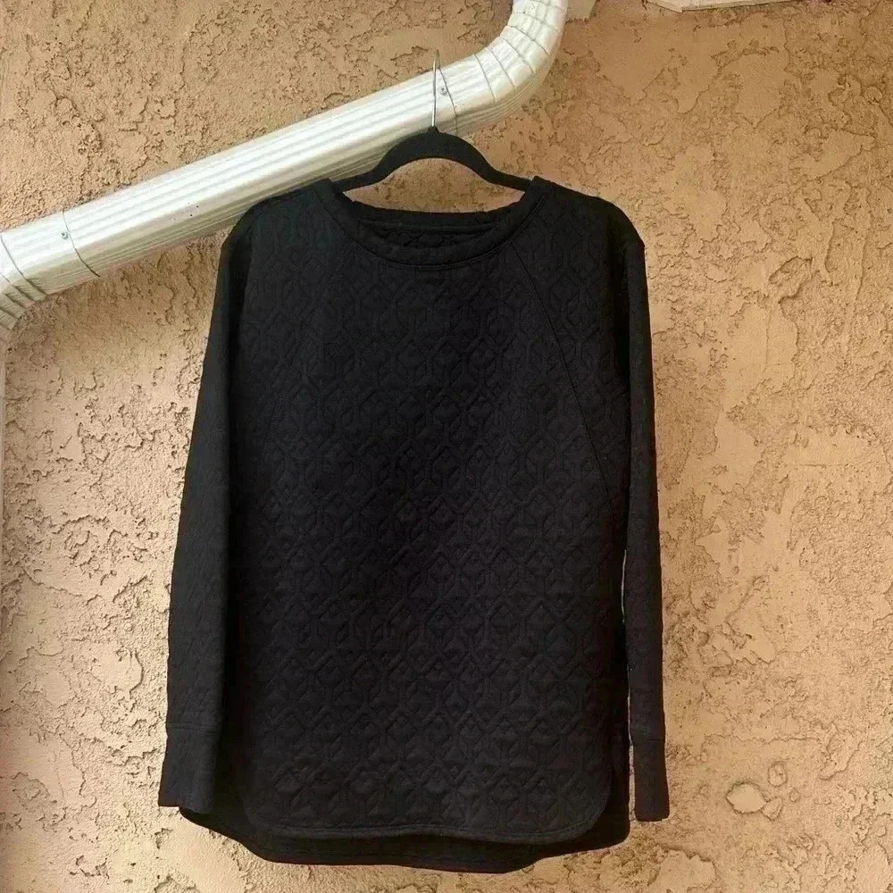 St. John's Bay Active Womens Sweater M Black Textured Crewneck Hi low NWT